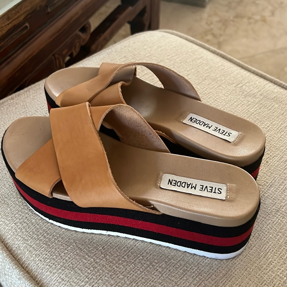 Steve Madden like new platform sandals